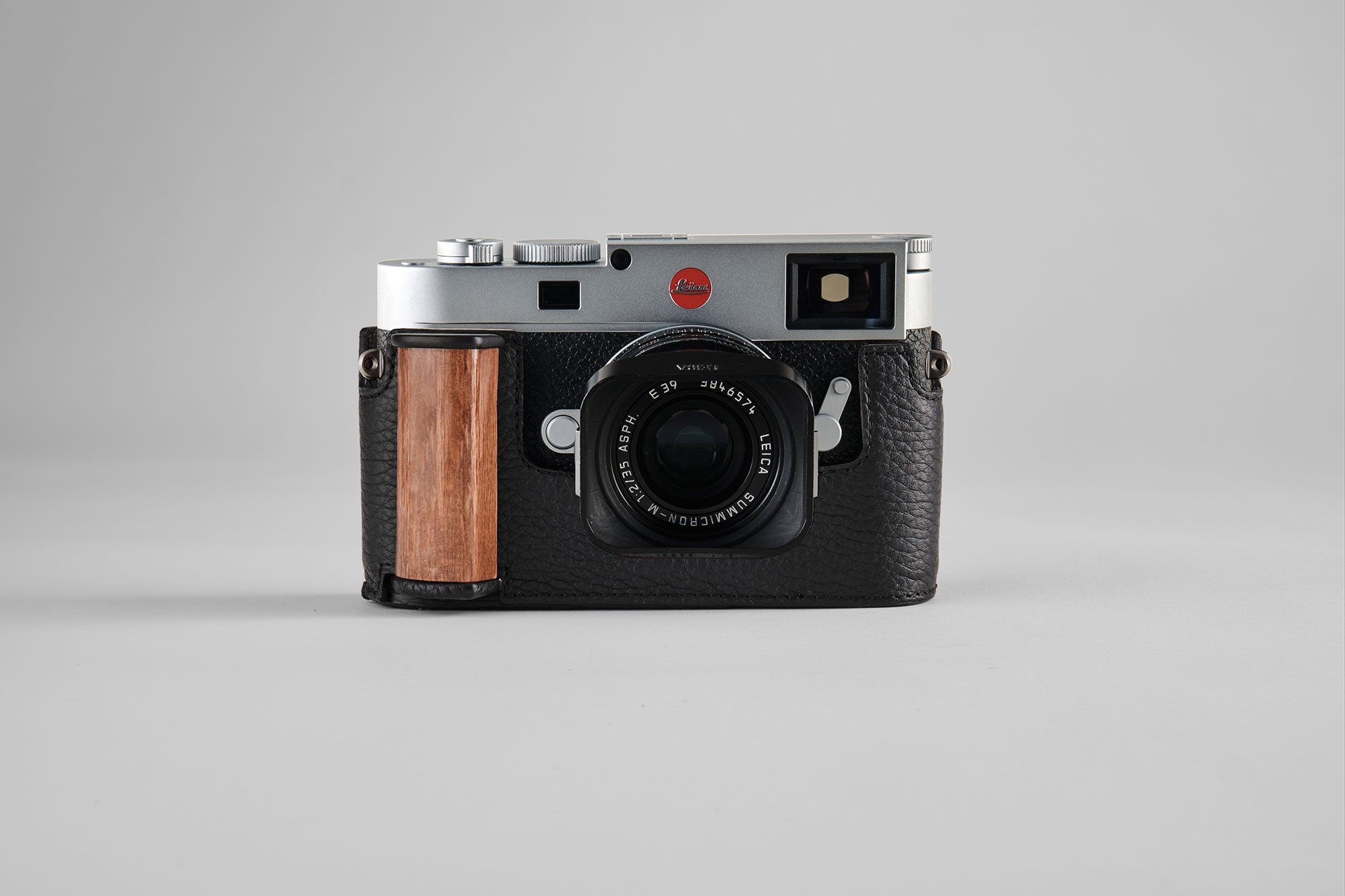 Leica M11 TagCase® Prestige Casual + Louis (M11) Bundle